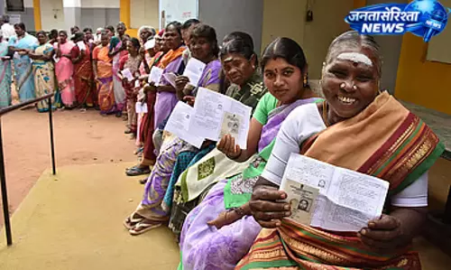 Tamil Nadu : घर-घर जाकर बूथ स्लिप बांटने का काम ज़ोरों पर है