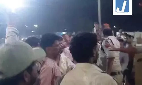 बोरे में बंद मिली मासूम, पड़ोसी ने किया दुष्कर्म, आक्रोशित लोगों ने किया थाने का घेराव