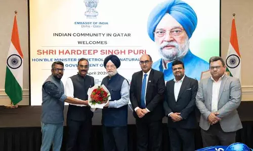कतर में भारतीय समुदाय ने पेट्रोलियम मंत्री Hardeep Puri का स्वागत किया कतर में भारतीय समुदाय ने पेट्रोलियम मंत्री Hardeep Puri का स्वागत किया