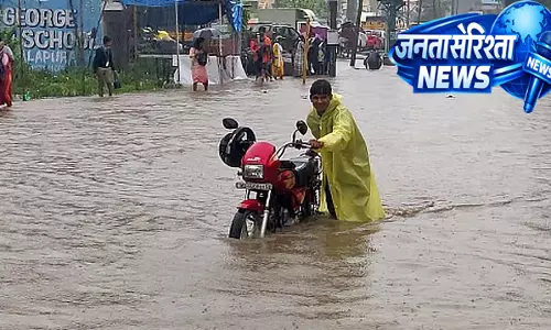 Bengaluru में 101 जगहें बाढ़ से प्रभावित हैं; मानसून से पहले 52 इलाकों की मरम्मत ज़रूरी है Bengaluru में 101 जगहें बाढ़ से प्रभावित हैं; मानसून से पहले 52 इलाकों की मरम्मत ज़रूरी है