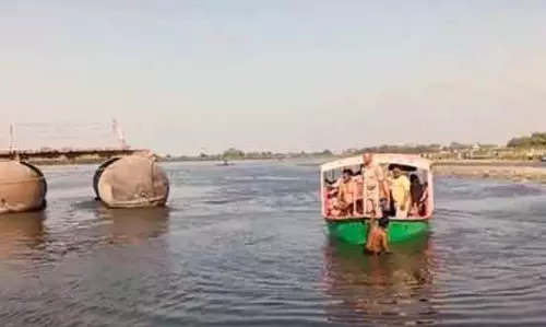 Mathura नाव हादसा: मरने वालों की संख्या बढ़कर 10 हुई, बचाव अभियान तेज Mathura नाव हादसा: मरने वालों की संख्या बढ़कर 10 हुई, बचाव अभियान तेज