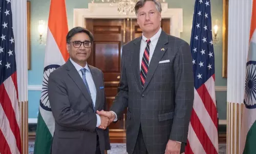 विदेश सचिव मिसरी ने आगामी भारत-US कार्यक्रमों पर अमेरिकी उप विदेश मंत्री के साथ बातचीत की विदेश सचिव मिसरी ने आगामी भारत-US कार्यक्रमों पर अमेरिकी उप विदेश मंत्री के साथ बातचीत की