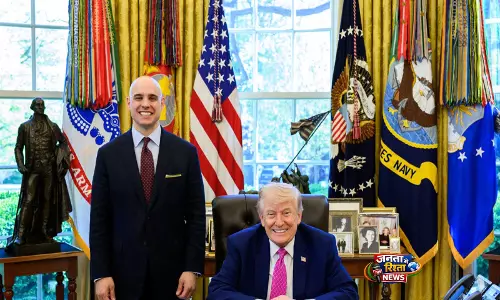 Trump के पॉलिटिकल वॉरियर जेम्स ब्लेयर मिडटर्म चार्ज लीड करने के लिए व्हाइट हाउस से चले गए Trump के पॉलिटिकल वॉरियर जेम्स ब्लेयर मिडटर्म चार्ज लीड करने के लिए व्हाइट हाउस से चले गए