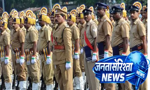 Kerala : गाड़ी न मिलने पर गर्भवती महिला ने पुलिस सुरक्षा में अस्पताल में दिया बच्चे को जन्म Kerala : गाड़ी न मिलने पर गर्भवती महिला ने पुलिस सुरक्षा में अस्पताल में दिया बच्चे को जन्म