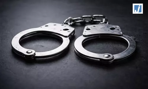 सोशल मीडिया पर कट्टरपंथी पोस्ट मामले में युवक गिरफ्तार, जांच में जुटी पुलिस सोशल मीडिया पर कट्टरपंथी पोस्ट मामले में युवक गिरफ्तार, जांच में जुटी पुलिस