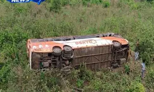 Koraput में OSRTC बस दुर्घटना में एक की मौत, कई घायल Koraput में OSRTC बस दुर्घटना में एक की मौत, कई घायल