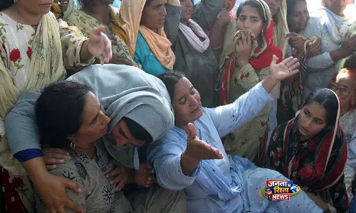 Pakistan में अल्पसंख्यकों के अधिकारों पर हमला: युवा लड़कियों के लिए न्याय की मांग को लेकर विरोध प्रदर्शन