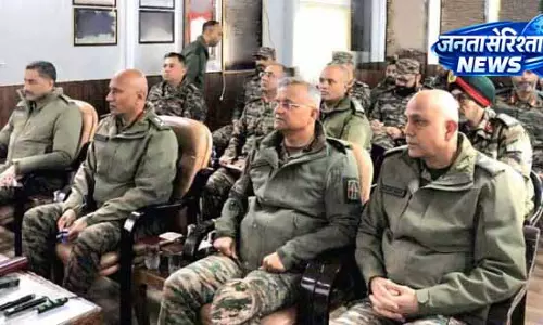 Kashmir: सीमा और आतंरिक सुरक्षा को लेकर विशेष बैठक Kashmir: सीमा और आतंरिक सुरक्षा को लेकर विशेष बैठक
