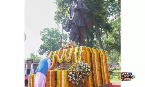 संसद परिसर में श्रद्धांजलि देने के बाद PM मोदी ने कहा, महात्मा फुले के आदर्श हमें शक्ति और उम्मीद देते रहें