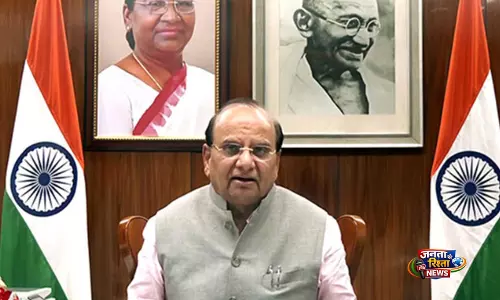 केंद्र शासित प्रदेश के निवासियों के आधार रिकॉर्ड में जम्मू और कश्मीर की जगह Ladakh लिखा गया केंद्र शासित प्रदेश के निवासियों के आधार रिकॉर्ड में जम्मू और कश्मीर की जगह Ladakh लिखा गया