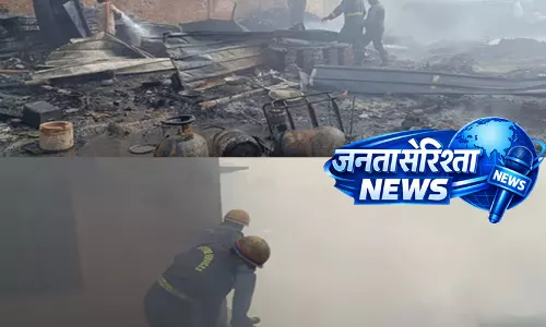 कबाड़ गोदाम में भीषण आग, फायर विभाग की तत्परता से टला बड़ा हादसा कबाड़ गोदाम में भीषण आग, फायर विभाग की तत्परता से टला बड़ा हादसा
