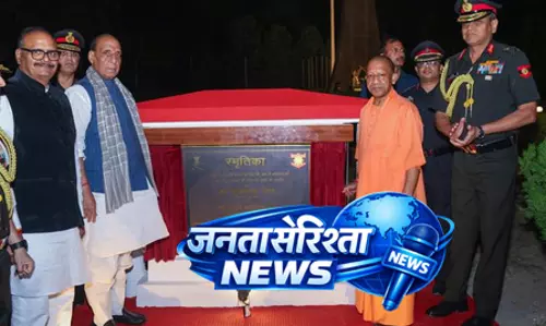 रक्षा मंत्री और सीएम ने स्मृतिका युद्ध स्मारक में लेजर, लाइट और साउंड शो का उद्घाटन किया
