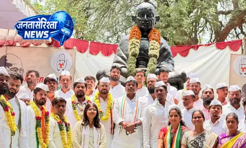 हैदराबाद में US-इंडिया FTA के खिलाफ यूथ कांग्रेस का ‘किसान न्याय सत्याग्रह’ हैदराबाद में US-इंडिया FTA के खिलाफ यूथ कांग्रेस का ‘किसान न्याय सत्याग्रह’