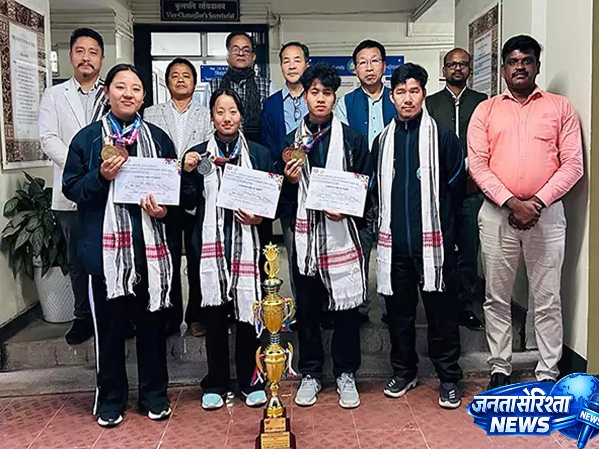RGU ने IU कराटे चैंपियनशिप में मेडल जीतने वाले स्टूडेंट्स को सम्मानित किया RGU ने IU कराटे चैंपियनशिप में मेडल जीतने वाले स्टूडेंट्स को सम्मानित किया