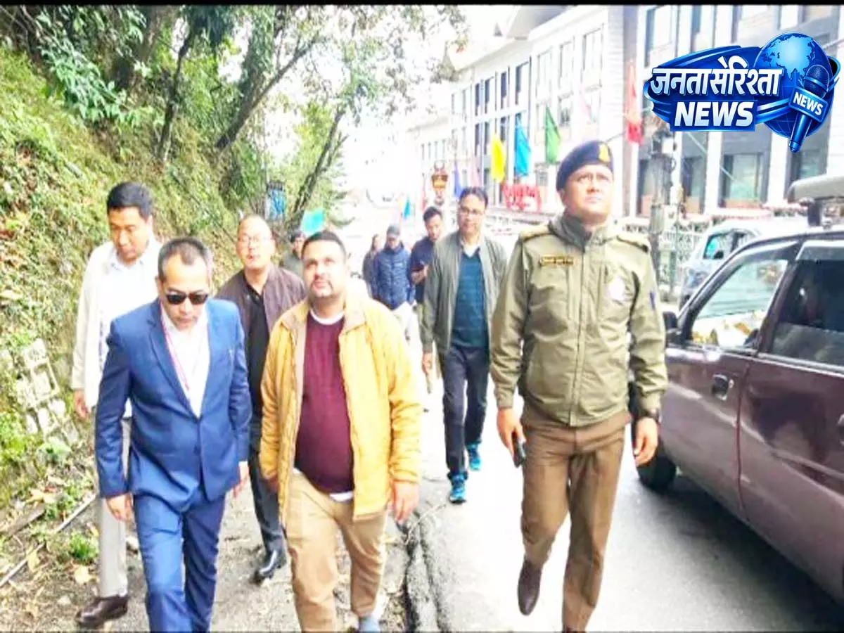 Sikkim: प्रधानमंत्री के सिक्किम दौरे से पहले संयुक्त निरीक्षण ने व्यवस्थाओं की समीक्षा की Sikkim: प्रधानमंत्री के सिक्किम दौरे से पहले संयुक्त निरीक्षण ने व्यवस्थाओं की समीक्षा की