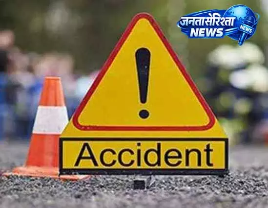 Jalandhar: ट्रैक्टर-ट्रेलर खाई में गिरने से हड़कंप 3 तीर्थयात्रियों की मौत Jalandhar: ट्रैक्टर-ट्रेलर खाई में गिरने से हड़कंप 3 तीर्थयात्रियों की मौत