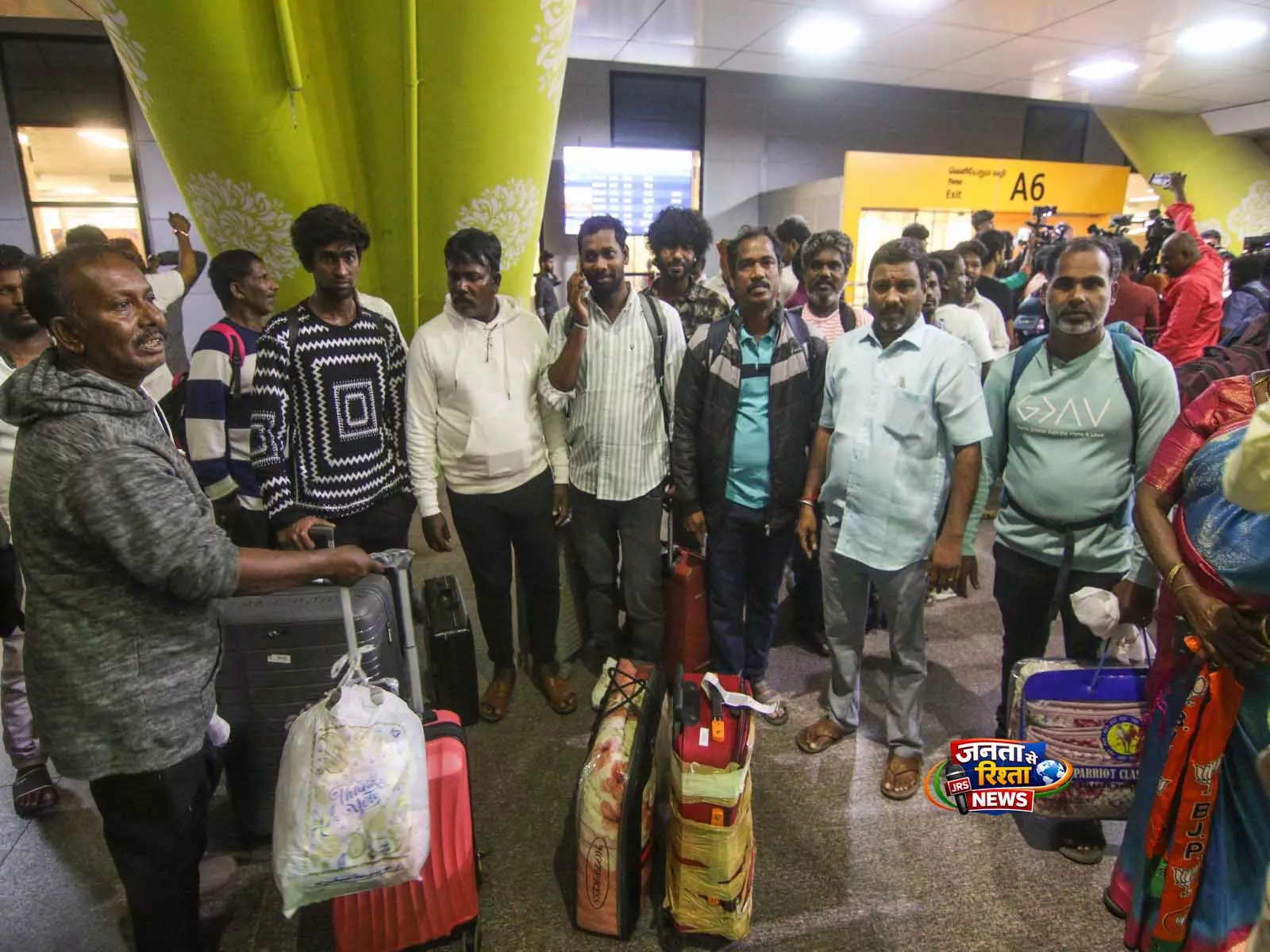 ईरान में फंसे 312 मछुआरे अर्मेनिया के रास्ते भारत लौटे: EAM ईरान में फंसे 312 मछुआरे अर्मेनिया के रास्ते भारत लौटे: EAM