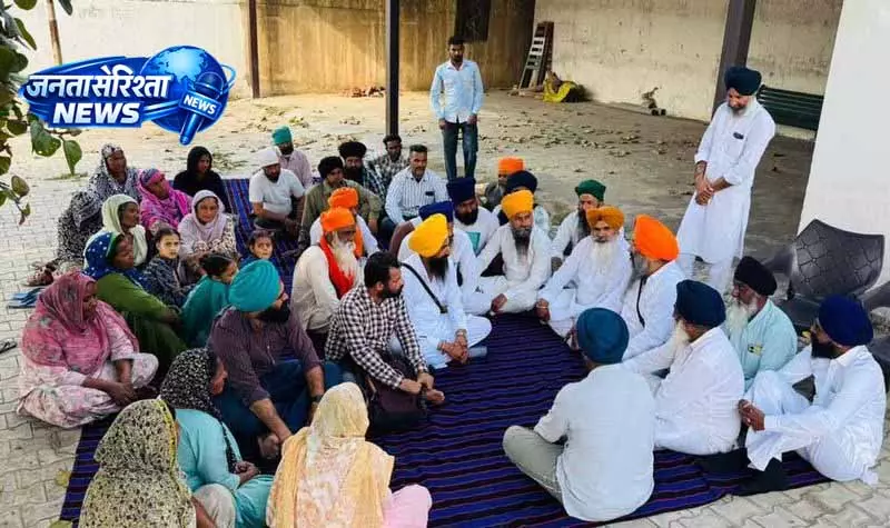 Ludhiana: गांववासियों और अधिकारियों के बीच संवाद की प्रक्रिया जारी Ludhiana: गांववासियों और अधिकारियों के बीच संवाद की प्रक्रिया जारी
