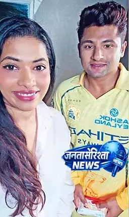 Chennai: क्रिएटिव मेकअप और स्टाइलिंग ने शूट में चार चांद लगाए Chennai: क्रिएटिव मेकअप और स्टाइलिंग ने शूट में चार चांद लगाए