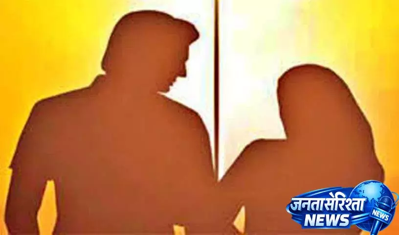 पलनाडू के ASI श्रीनिवास पर कपल्स की चुपके से वीडियो बनाने और ब्लैकमेल करने का आरोप पलनाडू के ASI श्रीनिवास पर कपल्स की चुपके से वीडियो बनाने और ब्लैकमेल करने का आरोप