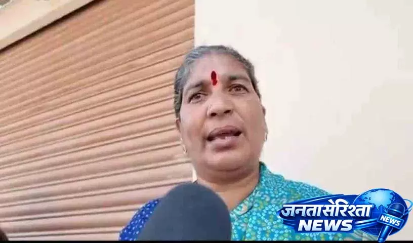 Ailapur Hydraa पीड़ितों ने सीएम रेवंत रेड्डी पर प्रदर्शन किया, आग लगाई Ailapur Hydraa पीड़ितों ने सीएम रेवंत रेड्डी पर प्रदर्शन किया, आग लगाई
