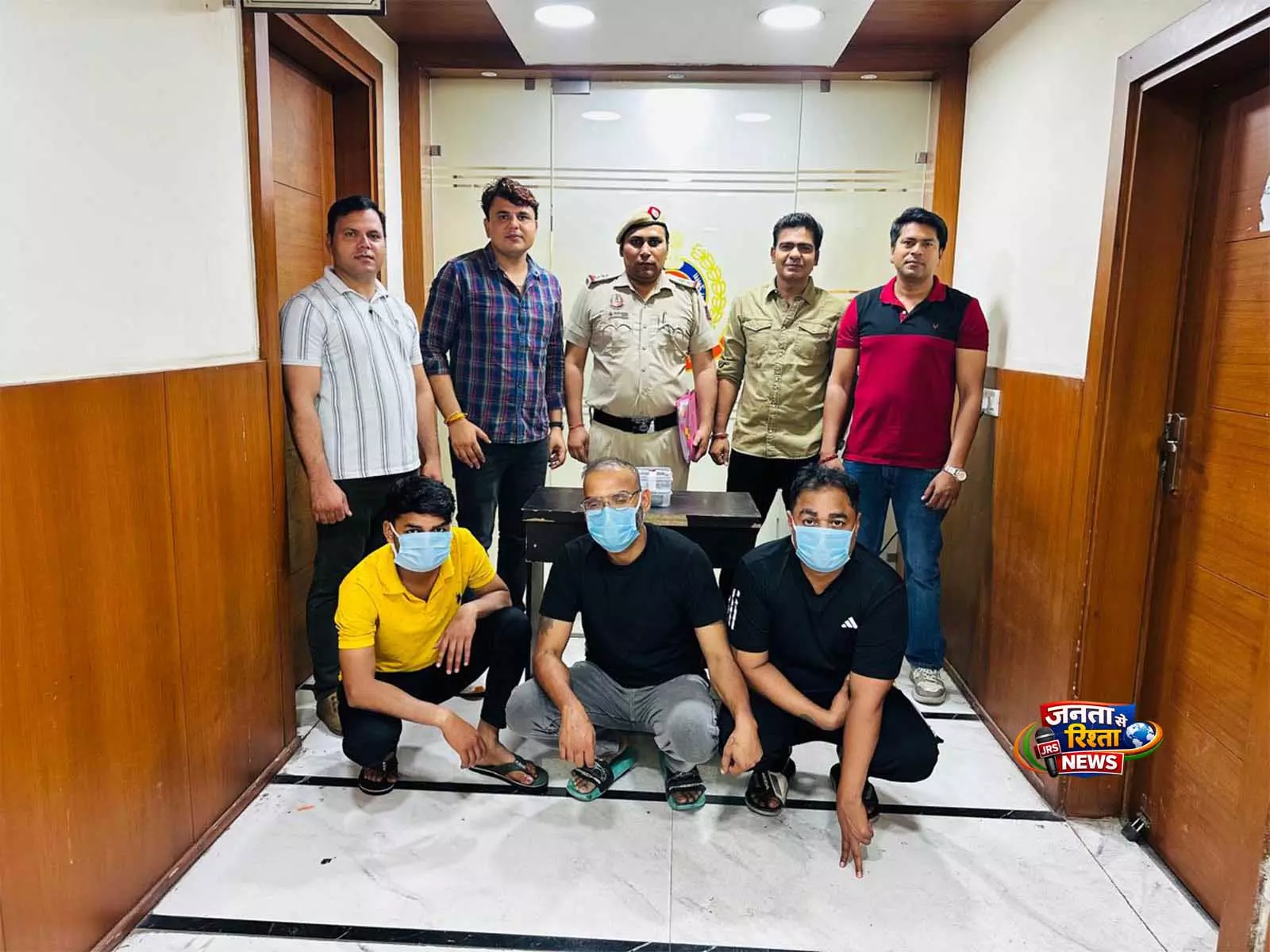 Delhi Police ने 10 लाख रुपये के इन्वेस्टमेंट फ्रॉड रैकेट का किया भंडाफोड़, शाहदरा साइबर केस में 3 गिरफ्तार Delhi Police ने 10 लाख रुपये के इन्वेस्टमेंट फ्रॉड रैकेट का किया भंडाफोड़, शाहदरा साइबर केस में 3 गिरफ्तार