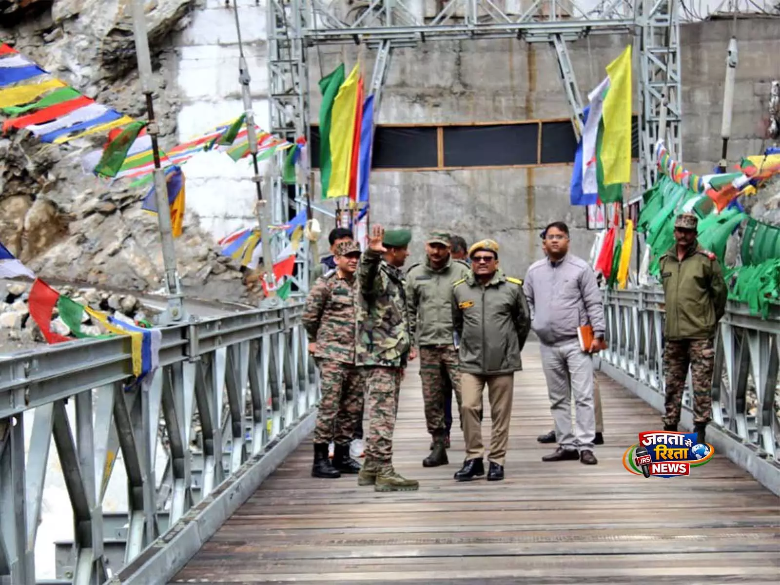 BRO अधिकारी ने नॉर्थ सिक्किम में भूस्खलन क्षेत्र का किया निरीक्षण BRO अधिकारी ने नॉर्थ सिक्किम में भूस्खलन क्षेत्र का किया निरीक्षण