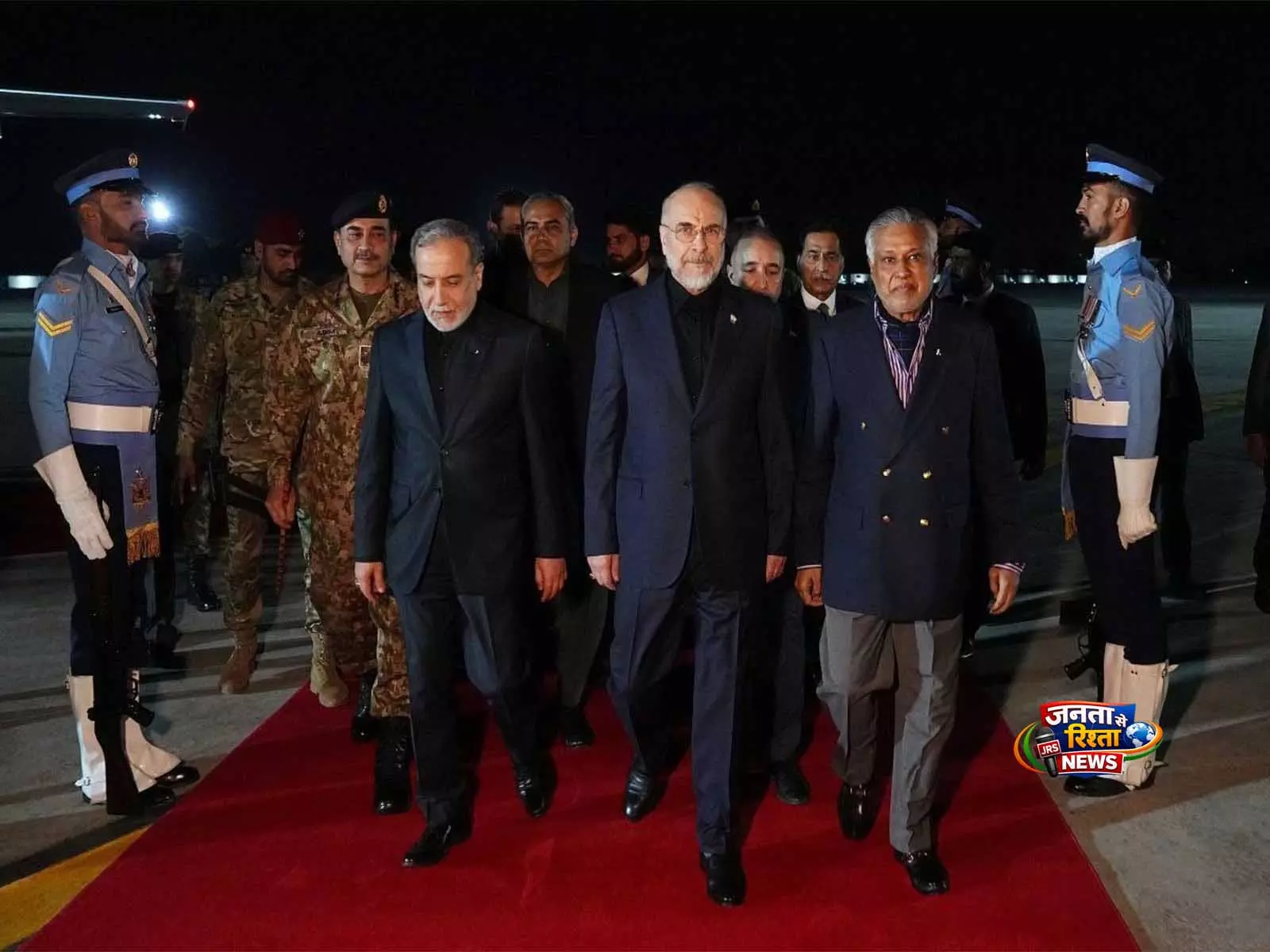 उंगलियां ट्रिगर पर: शांति वार्ता से पहले Tehran का अड़ियल रवैया उंगलियां ट्रिगर पर: शांति वार्ता से पहले Tehran का अड़ियल रवैया