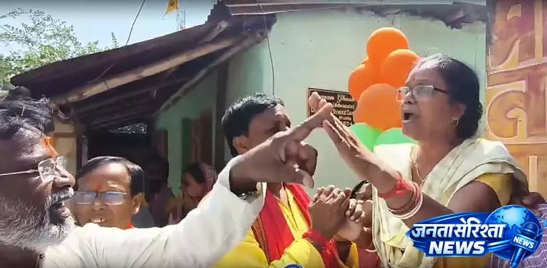 Malda में विरोध प्रदर्शन के बीच बीजेपी सांसद खगेन ने तृणमूल कांग्रेस को दोषी ठहराया Malda में विरोध प्रदर्शन के बीच बीजेपी सांसद खगेन ने तृणमूल कांग्रेस को दोषी ठहराया