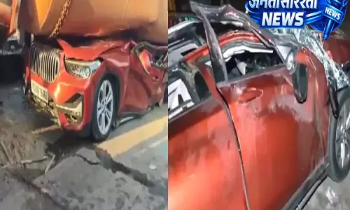 Andhra Pradesh में बड़ा हादसा: ट्रक पलटा, BMW को कुचला, सीनियर वकील की मौत Andhra Pradesh में बड़ा हादसा: ट्रक पलटा, BMW को कुचला, सीनियर वकील की मौत