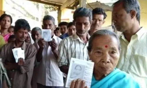 त्रिपुरा में टीटीएएडीसी चुनाव के लिए मतदान जारी, 28 सीटों पर 173 उम्मीदवार लड़ रहे चुनाव त्रिपुरा में टीटीएएडीसी चुनाव के लिए मतदान जारी, 28 सीटों पर 173 उम्मीदवार लड़ रहे चुनाव