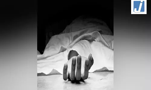 खिलाने का बहाना...4 साल की मासूम बच्ची का कत्ल, सगे मामा पर लगा आरोप खिलाने का बहाना...4 साल की मासूम बच्ची का कत्ल, सगे मामा पर लगा आरोप