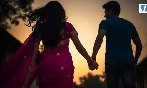 कातिल पत्नी: पहले पति को रास्ते में रुकवाकर मरवाया, फिर आंसू बहाकर पुलिस को चकराया कातिल पत्नी: पहले पति को रास्ते में रुकवाकर मरवाया, फिर आंसू बहाकर पुलिस को चकराया