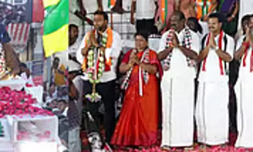 स्टालिन का कर्नाटक के Deputy CM के साथ चुनाव प्रचार करना देशद्रोह है: एडप्पादी के. पलानीस्वामी स्टालिन का कर्नाटक के Deputy CM के साथ चुनाव प्रचार करना देशद्रोह है: एडप्पादी के. पलानीस्वामी