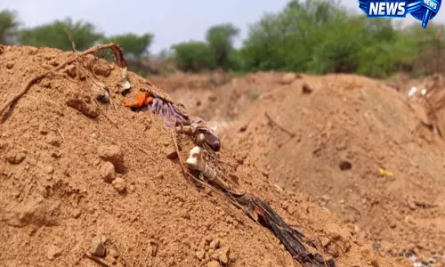 Amaravathi: बोया वाल्मीकि कब्रिस्तान की खुदाई के बाद NHRC में शिकायत दर्ज Amaravathi: बोया वाल्मीकि कब्रिस्तान की खुदाई के बाद NHRC में शिकायत दर्ज