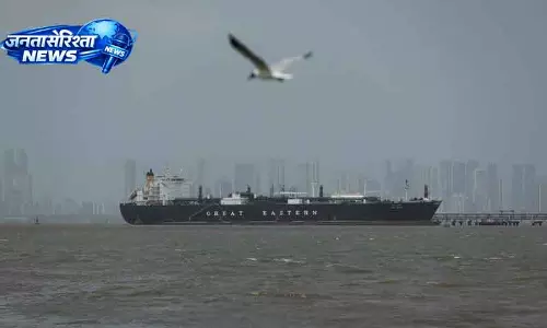 Singapore होर्मुज जलडमरूमध्य से खाड़ी से बाहर जा रहे टैंकर Singapore होर्मुज जलडमरूमध्य से खाड़ी से बाहर जा रहे टैंकर