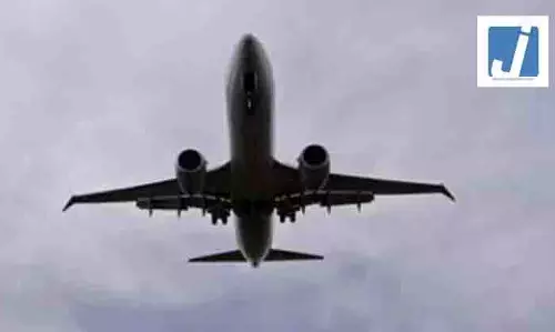 दुबई जाने वाले 54 यात्रियों को एयरपोर्ट पर विमान से उतारा गया, जानें कारण दुबई जाने वाले 54 यात्रियों को एयरपोर्ट पर विमान से उतारा गया, जानें कारण