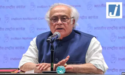 महिला आरक्षण बिल: चुनाव के बीच संसद का विशेष सत्र बुलाए जाने पर जयराम रमेश बोले- ये आचार संहिता का उल्लंघन महिला आरक्षण बिल: चुनाव के बीच संसद का विशेष सत्र बुलाए जाने पर जयराम रमेश बोले- ये आचार संहिता का उल्लंघन