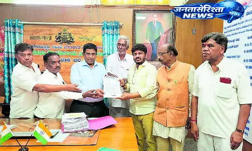 Karnataka : झीलों और कब्रिस्तान की ज़मीन पर कब्ज़ा हटाने की मांग Karnataka : झीलों और कब्रिस्तान की ज़मीन पर कब्ज़ा हटाने की मांग