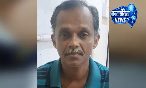 Kerala : हाउसवाइफ का सिर काटकर हत्या करने की कोशिश करने के आरोप में आदमी गिरफ्तार Kerala : हाउसवाइफ का सिर काटकर हत्या करने की कोशिश करने के आरोप में आदमी गिरफ्तार
