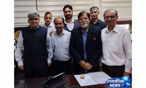Jammu: विजेश्वर देवस्थान ट्रस्ट का प्रतिनिधिमंडल प्रशासन से मिला