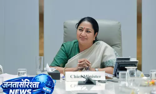 दिल्ली: सीएम रेखा गुप्ता ने सरकारी शराब की दुकानों के ऑडिट का आदेश दिया दिल्ली: सीएम रेखा गुप्ता ने सरकारी शराब की दुकानों के ऑडिट का आदेश दिया