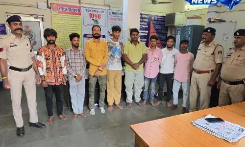रायपुर में तड़के पुलिस का बड़ा अभियान, 132 हिस्ट्रीशीटर-बदमाशों की चेकिंग रायपुर में तड़के पुलिस का बड़ा अभियान, 132 हिस्ट्रीशीटर-बदमाशों की चेकिंग