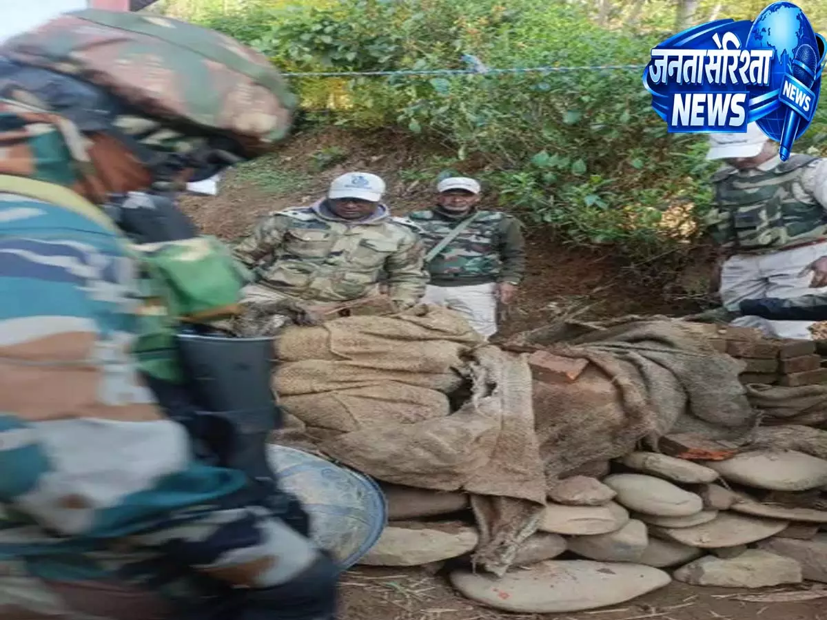 Manipur: BSF जवान की मौत के बाद सुरक्षा बलों ने उखरुल में 21 बंकरों को ध्वस्त कर दिया Manipur: BSF जवान की मौत के बाद सुरक्षा बलों ने उखरुल में 21 बंकरों को ध्वस्त कर दिया