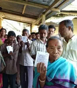 त्रिपुरा में टीटीएएडीसी चुनाव के लिए मतदान जारी, 28 सीटों पर 173 उम्मीदवार लड़ रहे चुनाव त्रिपुरा में टीटीएएडीसी चुनाव के लिए मतदान जारी, 28 सीटों पर 173 उम्मीदवार लड़ रहे चुनाव