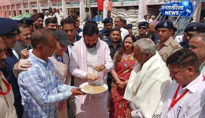 Haryana में फसल सत्यापन प्रणाली से खरीदी में बढ़ेगी पारदर्शिता: CM Haryana में फसल सत्यापन प्रणाली से खरीदी में बढ़ेगी पारदर्शिता: CM