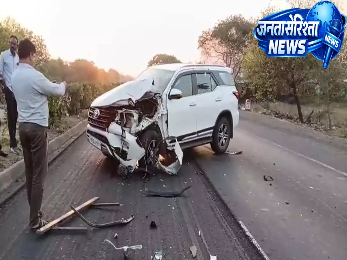Madhya Pradesh : देवास में सड़क दुर्घटना में 3 की मौत, 1 घायल Madhya Pradesh : देवास में सड़क दुर्घटना में 3 की मौत, 1 घायल