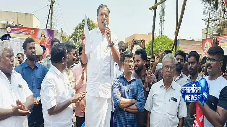 CPM ने यूनियन नेता की ‘झूठे मामलों’ में बार-बार गिरफ्तारी की आलोचना की CPM ने यूनियन नेता की ‘झूठे मामलों’ में बार-बार गिरफ्तारी की आलोचना की