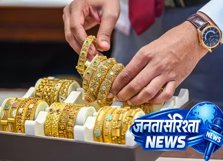 इस हफ्ते सोने की चमक बढ़ी, चांदी करीब 12 हजार रुपए महंगी हुई इस हफ्ते सोने की चमक बढ़ी, चांदी करीब 12 हजार रुपए महंगी हुई