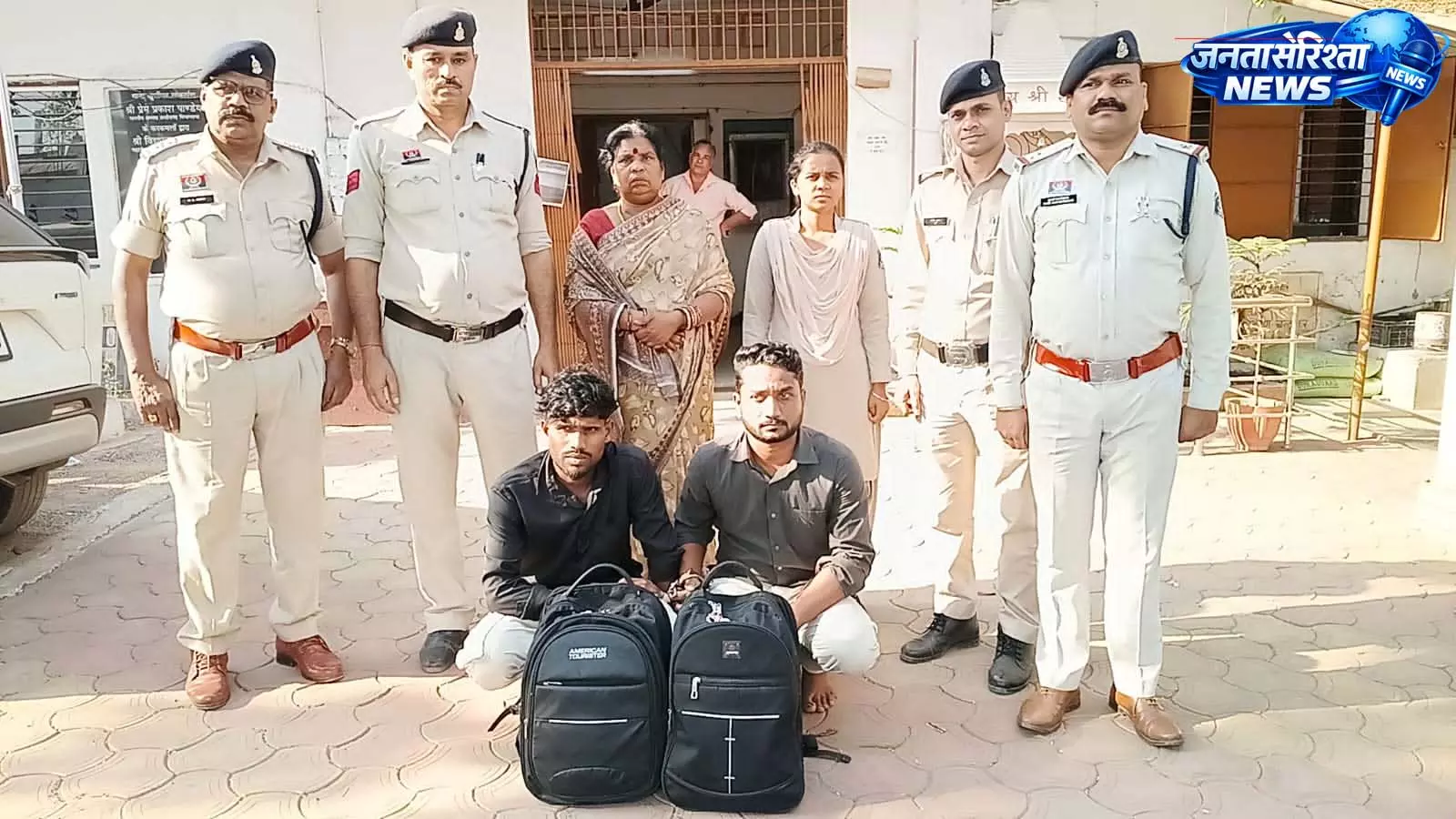 दुर्ग में उड़ीसा से गांजा लाकर सप्लाई करने वाले 3 तस्कर गिरफ्तार दुर्ग में उड़ीसा से गांजा लाकर सप्लाई करने वाले 3 तस्कर गिरफ्तार